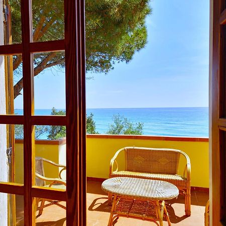 Villa Papiyon - Accesso Privato Alla Spiaggia Cala Liberotto Bagian luar foto