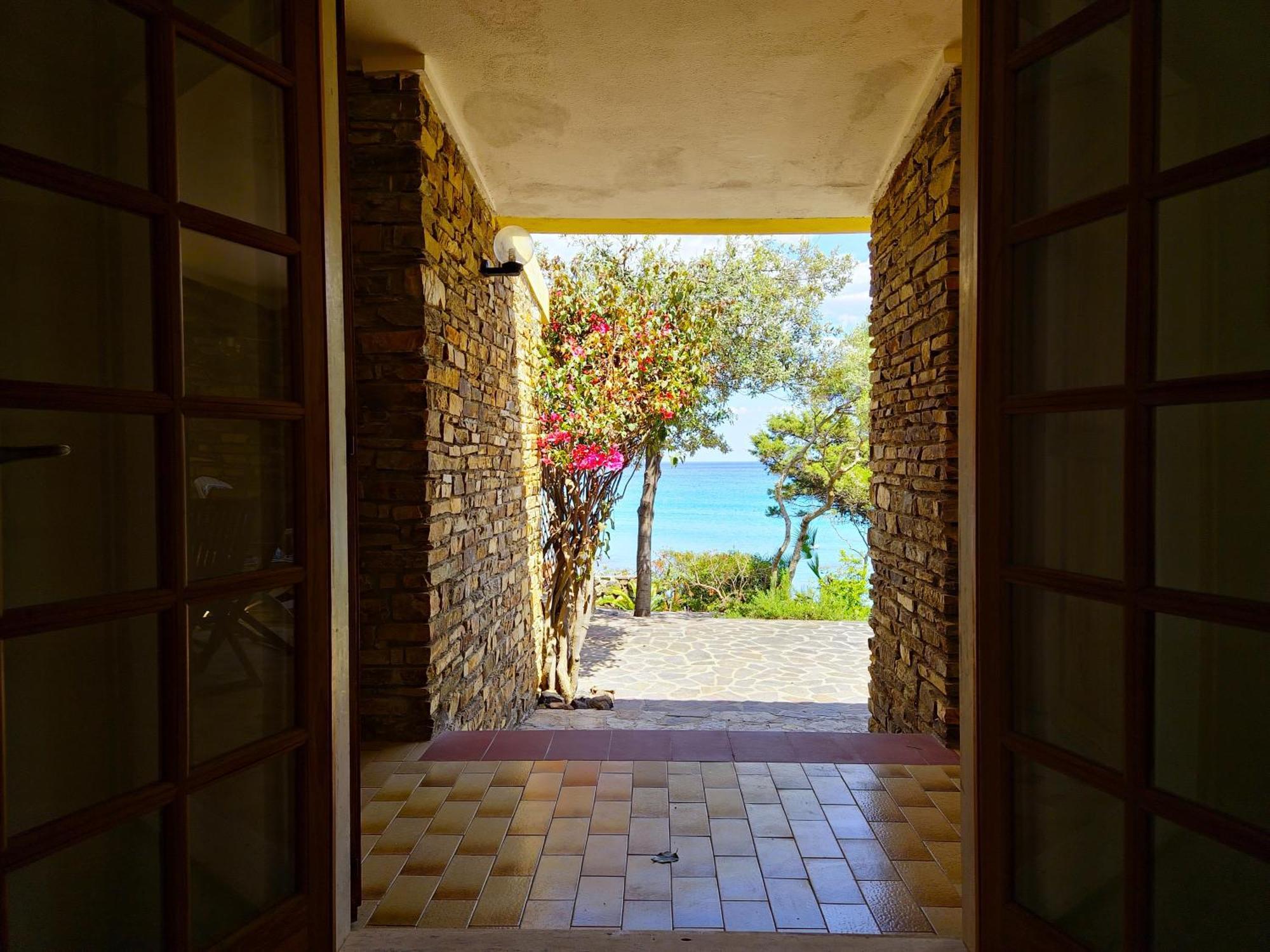 Villa Papiyon - Accesso Privato Alla Spiaggia Cala Liberotto Bagian luar foto